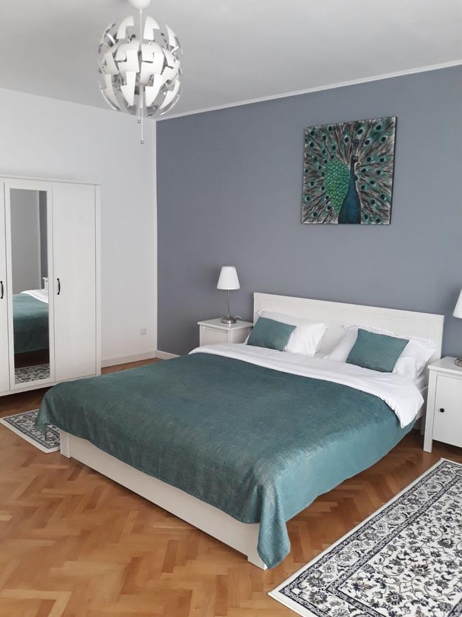 Apartment Bianco Central Sibiu Bagian luar foto